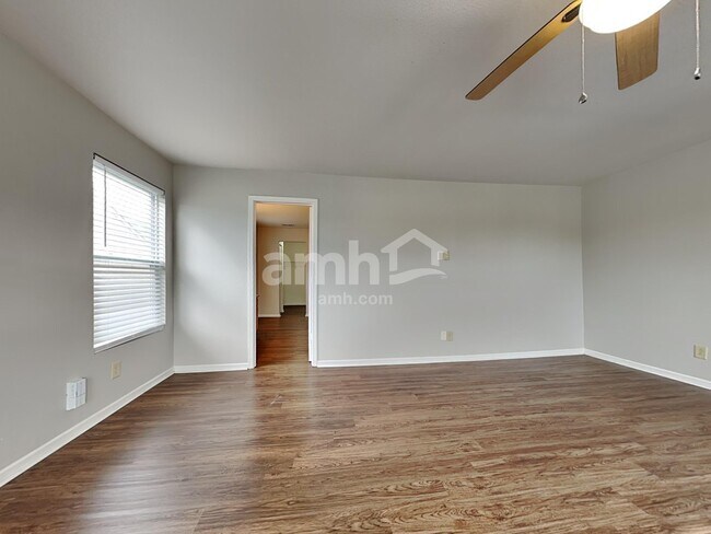 Building Photo - 1516 Bray Dr