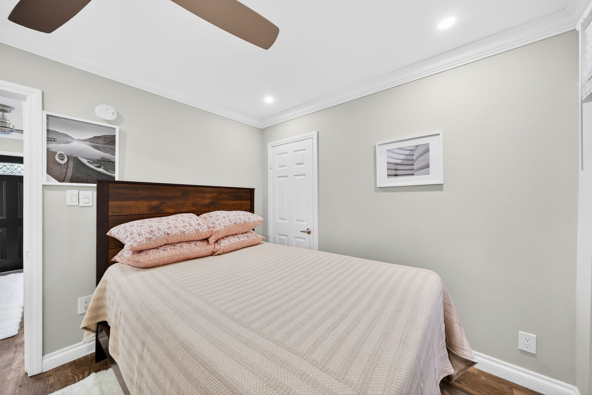 Building Photo - 1200 Tamarind Ave