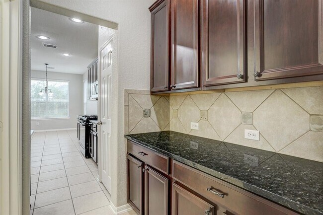 Building Photo - 2626 Canyon Falls Dr