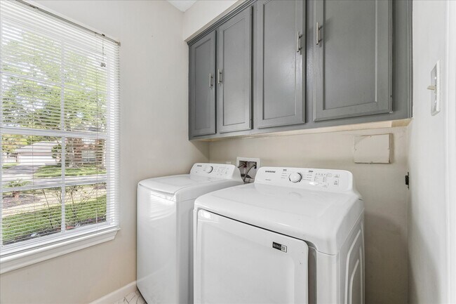 Building Photo - 11818 Orchard Mountain Dr