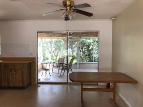 Building Photo - 1716 Scott St