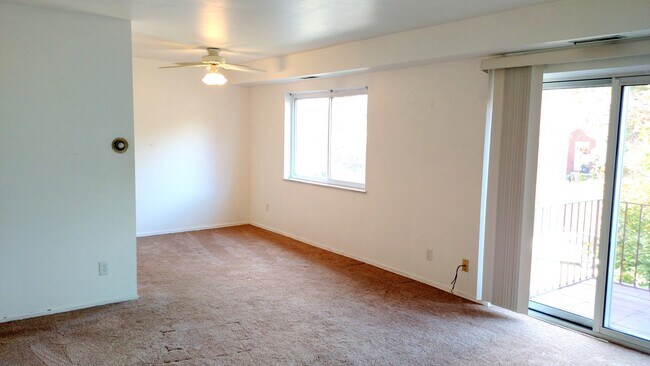 Building Photo - 129 Baywood Ave