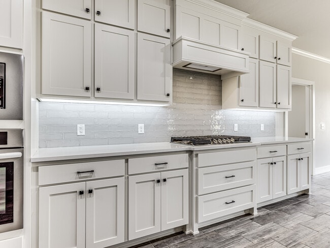 Building Photo - 14517 Chambord Dr