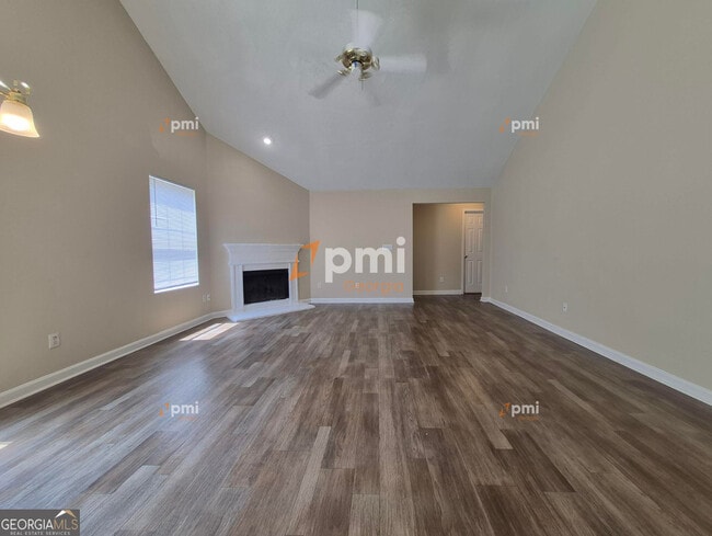 Building Photo - 6215 Klondike River Rd