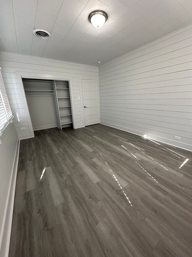 Building Photo - Luxury in Lockport-Newly Remodelled 4 Bedroom 2 Bath- $500 move in special!