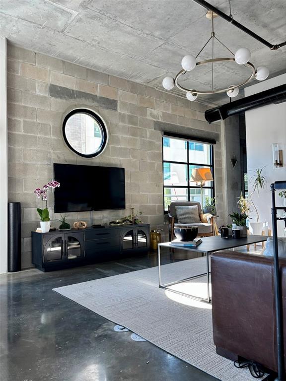 Building Photo - 1212 E Whiting St