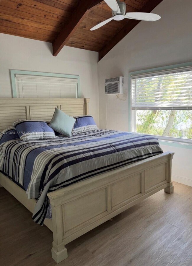 Building Photo - 130 Gumbo Limbo Dr