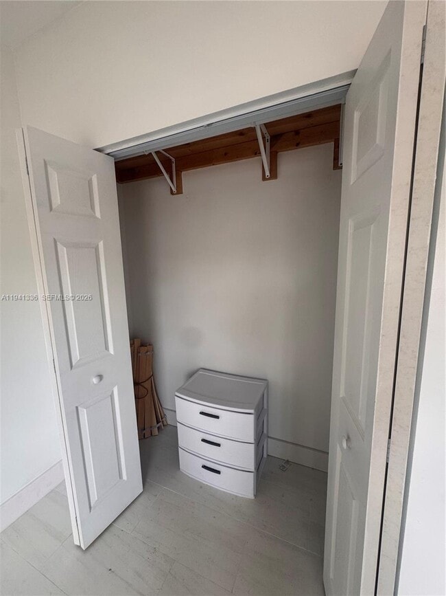 Building Photo - 13528 SW 9th Ln