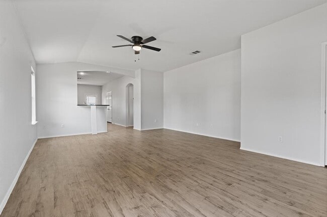 Building Photo - 5800 Maciver Dr