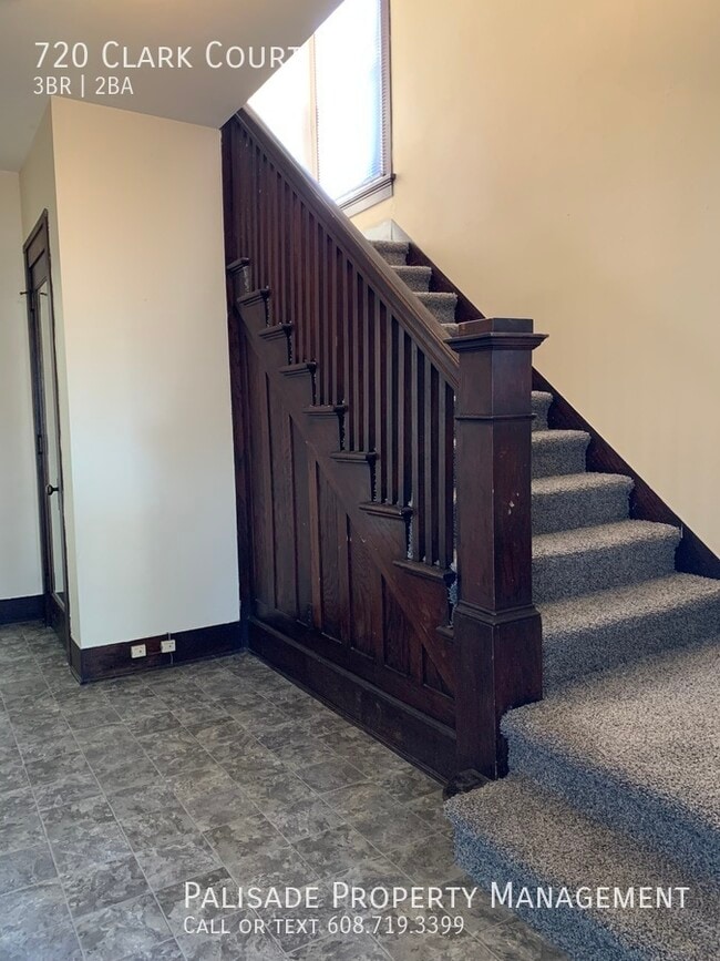 Building Photo - 720 Clark Ct