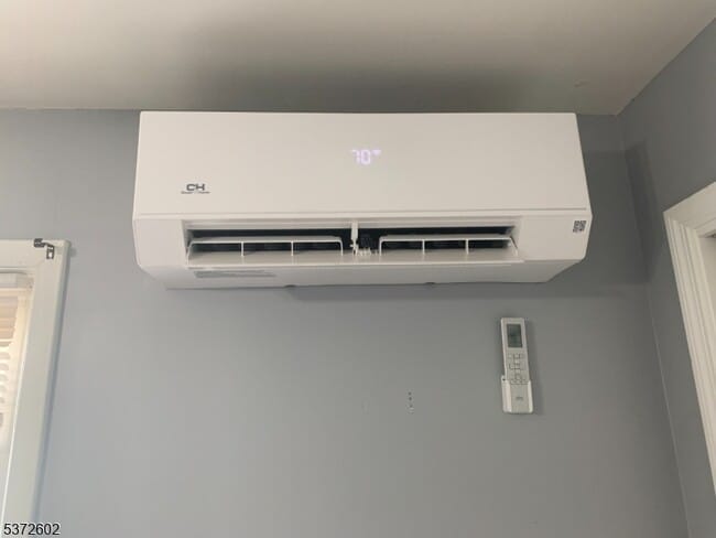 Building Photo - 700 Louis Ave