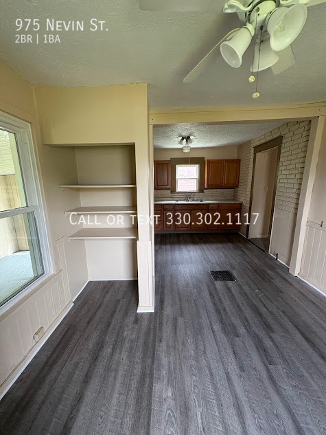 Building Photo - 975 Nevin St