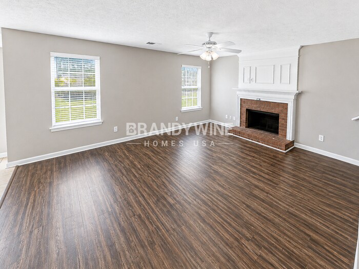 Building Photo - 5045 Promenade Dr SW
