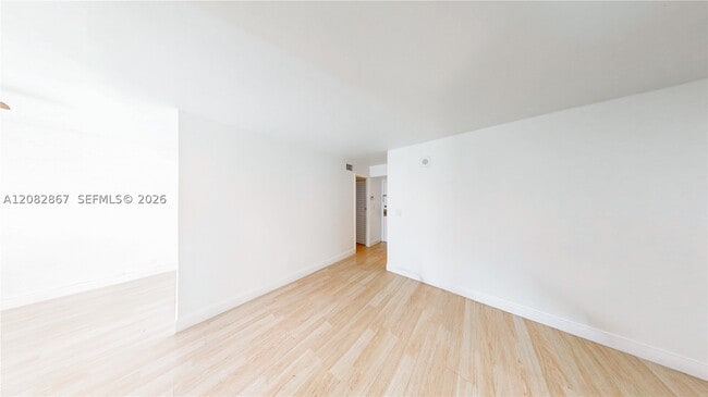 Building Photo - 17011 N Bay Rd