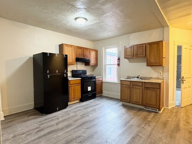 Building Photo - CHRI438