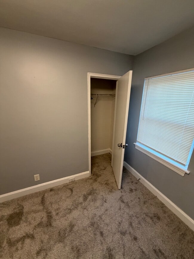 Building Photo - 336 Monohan Dr