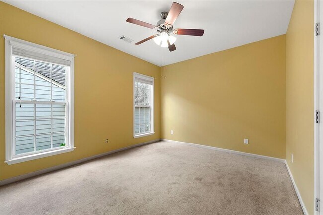 Building Photo - 232 Begonia Ct