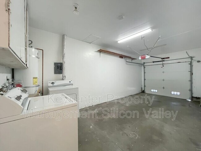 Building Photo - 4939 Union Ave