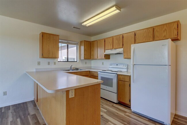 Building Photo - 7100 Roundup Dr