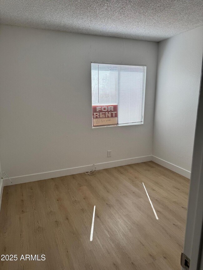 Building Photo - 8861 N 12th Pl
