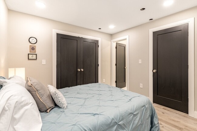 Building Photo - 66 Falcon St