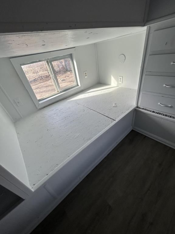 Building Photo - 1101 1/2 W 4TH ST