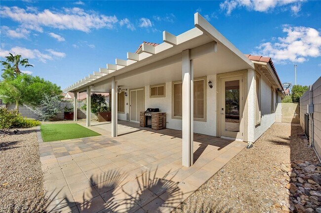 Building Photo - 3027 Panorama Ridge Dr