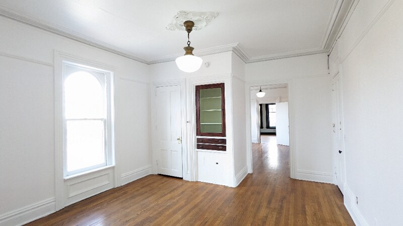 Building Photo - 346 S Rose St