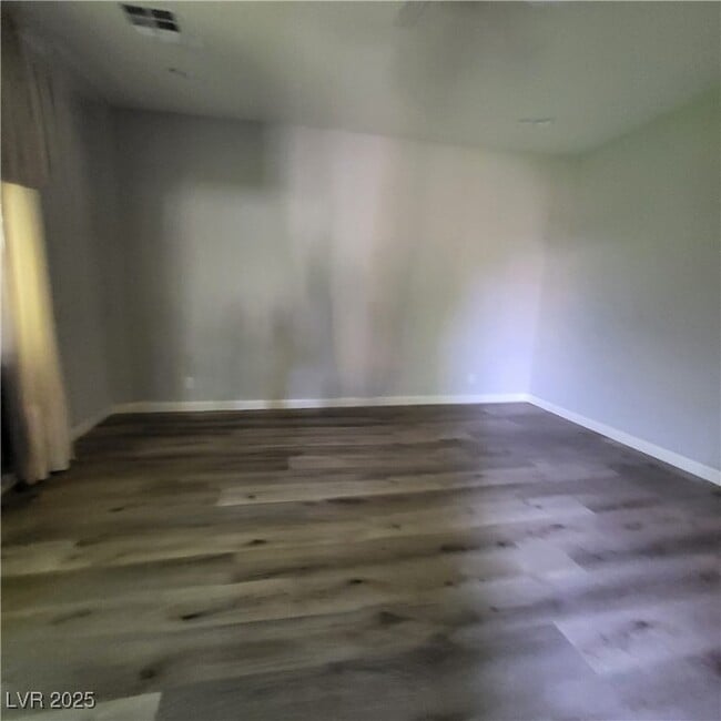 Building Photo - 365 Sapphire Rock Ave