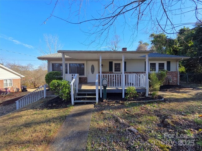 Building Photo - 92 Lawndale Ave SE