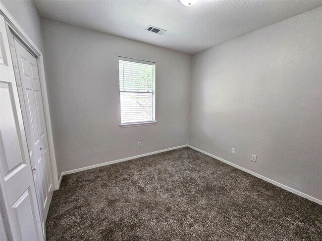 Building Photo - 2919 Desert Oasis Ln