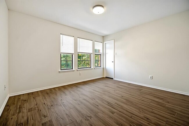 Building Photo - 11112 Chatam Berry Ln