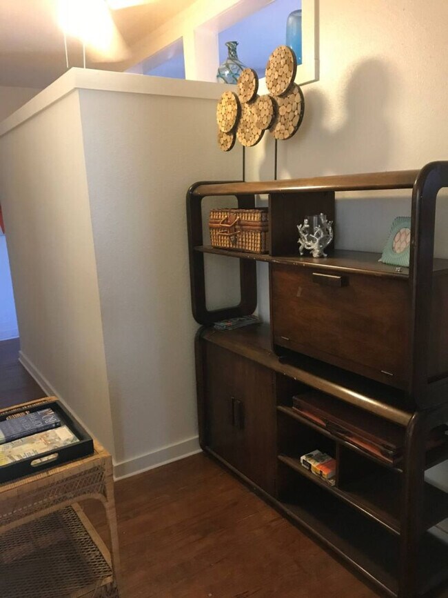 Building Photo - 2521 Avenue Q