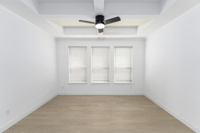 Building Photo - 2302 Royal Dove Ln