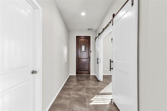 Building Photo - 709 Vaughn St