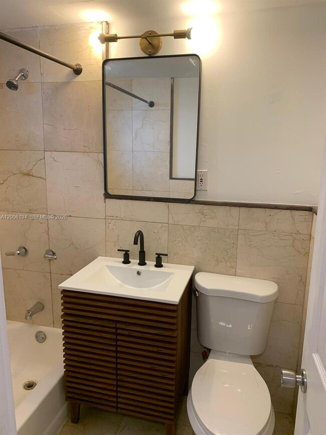 Building Photo - 551 NE 62nd St