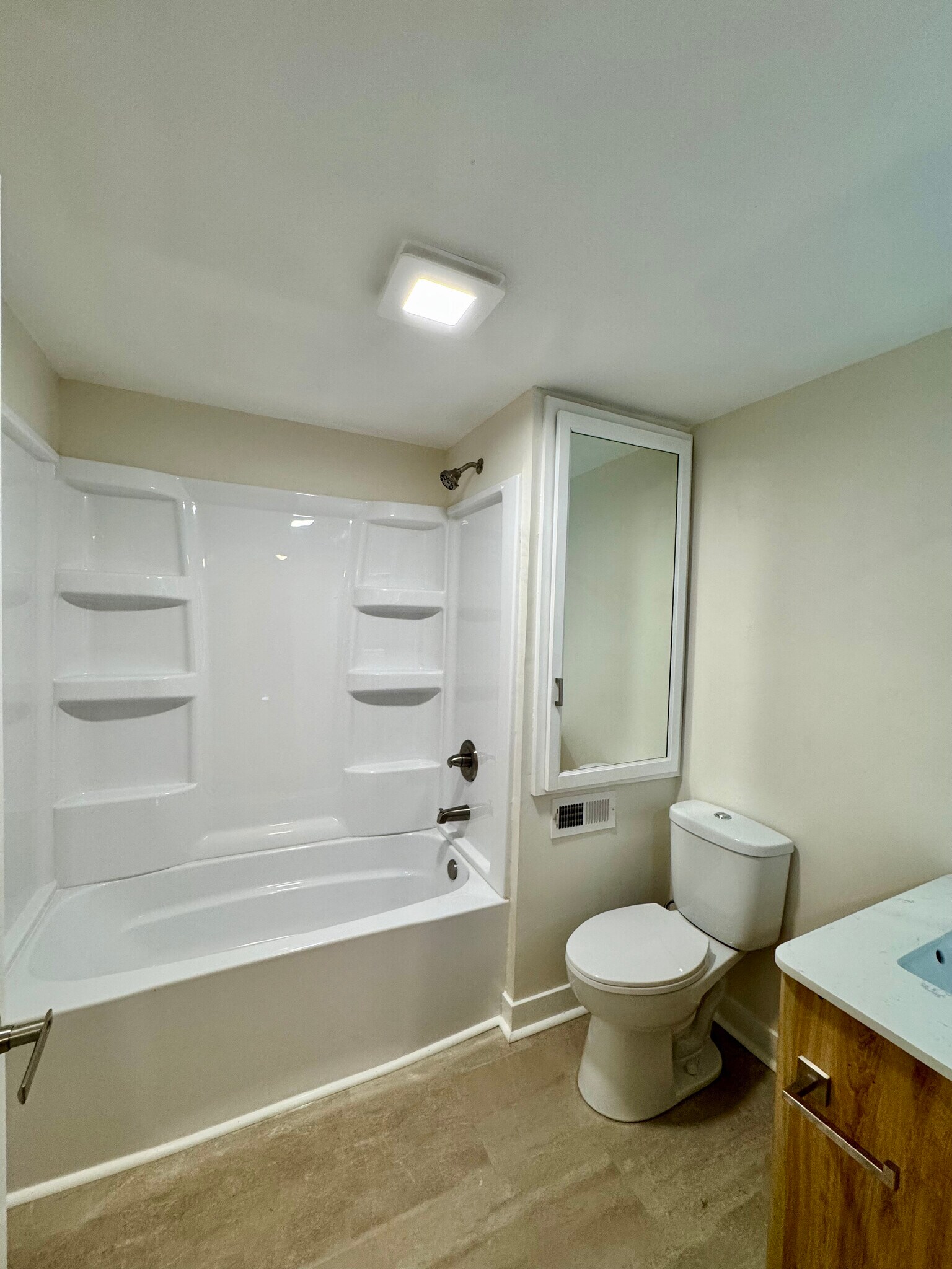 Building Photo - 620 Kirkwood Ave