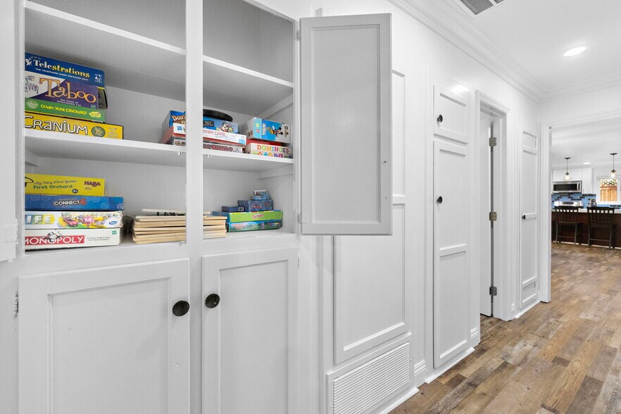 Building Photo - 1581 Baker St