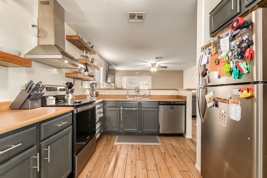 Kitchen - 2213 S 65th Dr