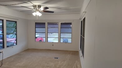 Building Photo - 11 Sophie Ave