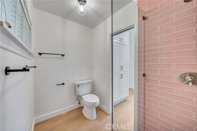 Building Photo - 546 S Beachwood Dr