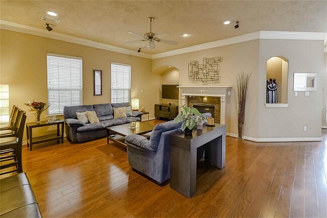 Building Photo - 1107 Sopris Dr