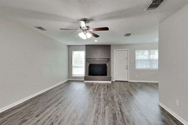 Building Photo - 29107 Sedgefield St