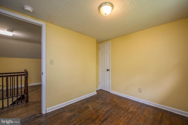 Building Photo - 6007 Bradley Ln