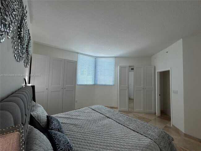 Building Photo - 9055 SW 73rd Ct