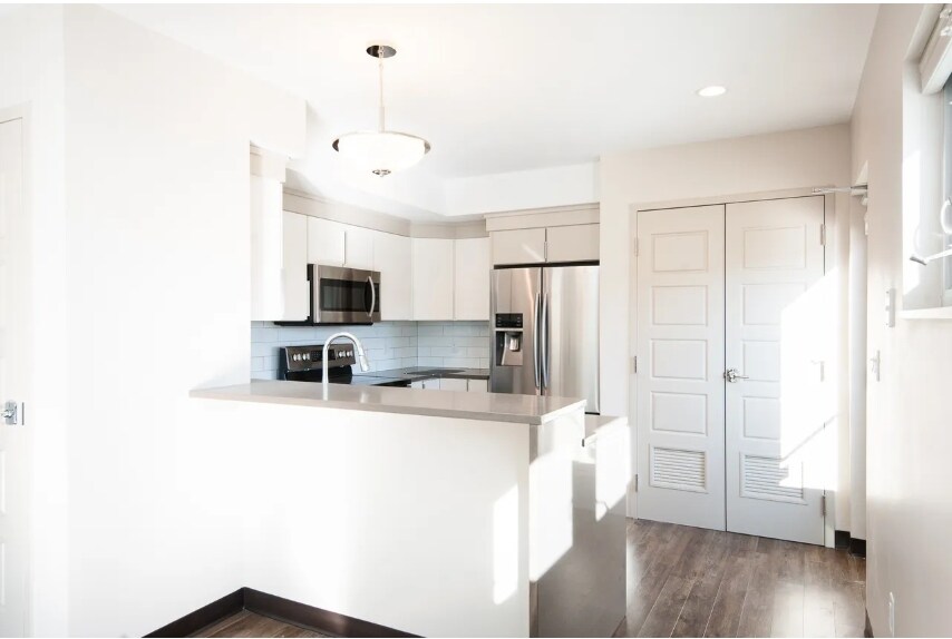 Building Photo - 11 Dorchester St