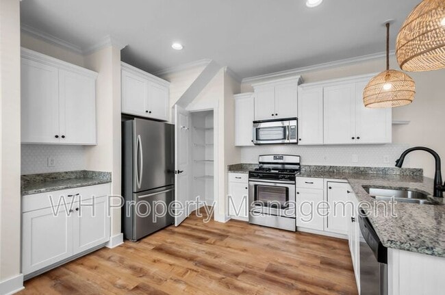 Building Photo - 541 Eastboro Dr