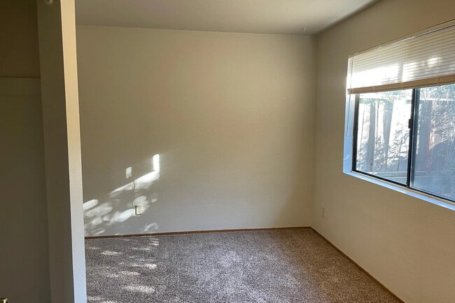 Building Photo - Charming 3 Bed / 1 Bath Home + In-Law Unit – Spacious & Flexible Living