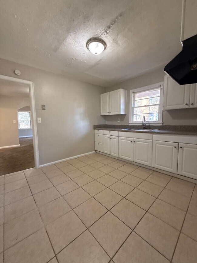 Building Photo - 3 bed 1 bath in Decatur! ***Get 50% Off Your First Month! Limited Time – Ends February!***
