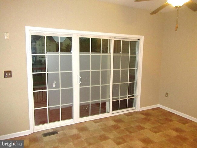 Building Photo - 103 Persimmon Pl